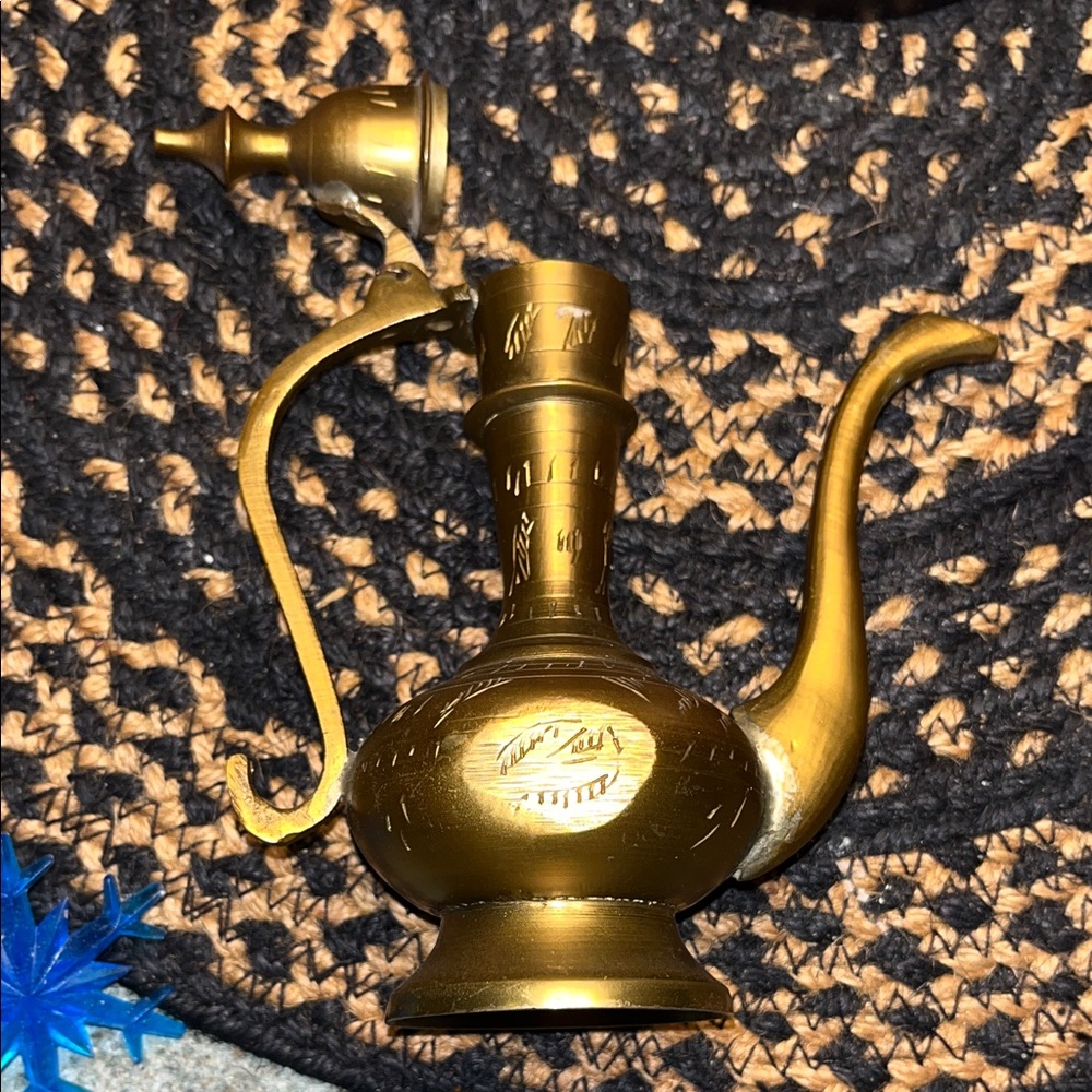 Vintage Brass Saki /Oil dispenser - Picture 8 of 14